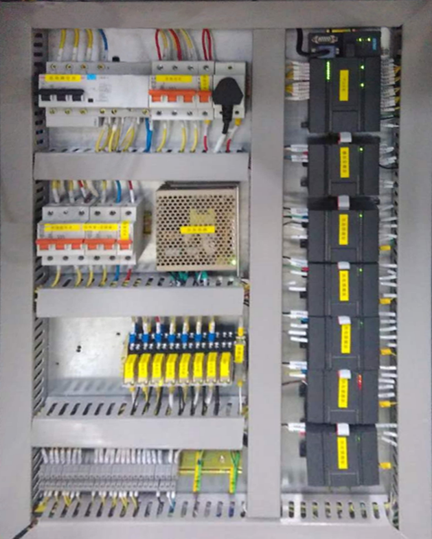 现场电柜图.png